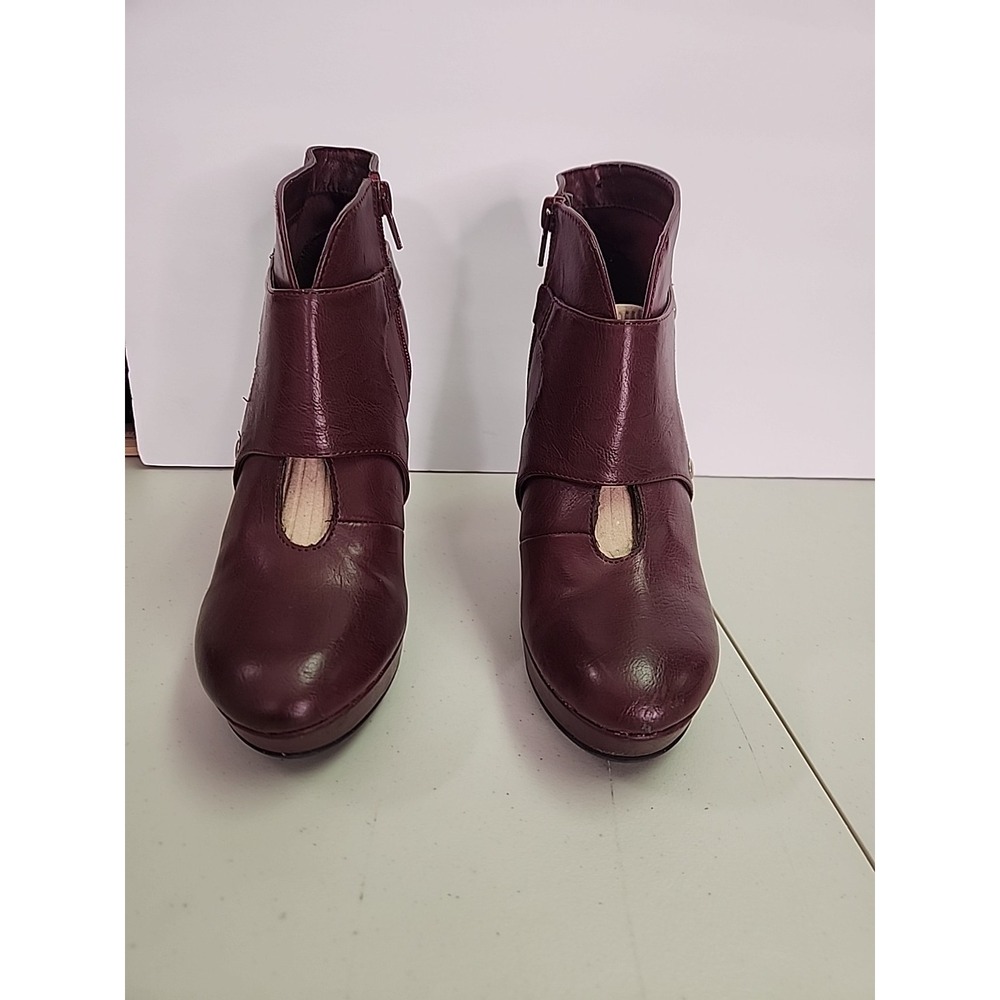 UNLISTED Kenneth Cole Womens 7M BURGUNDY 4.25" Heel Ankle Boot Sexy Witchy Goth